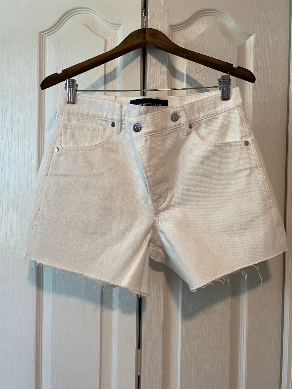 Veronica Beard Ellis Mid Rise Short - NEW WITH TAGS - Size 28